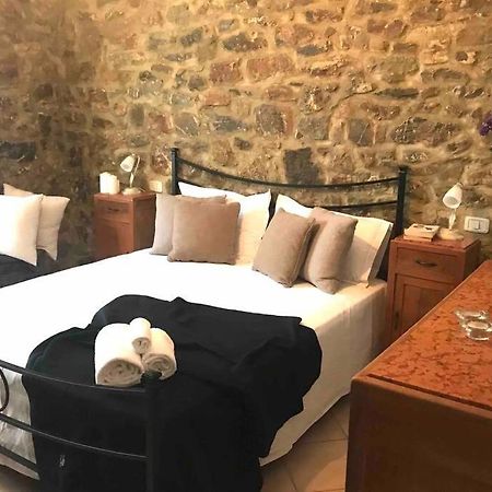 Villetta Indipendente Con Giardino Campiglia dʼOrcia Kültér fotó
